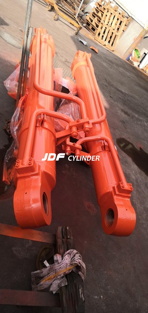 large hydraulic cylinder